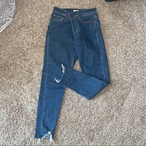 LEVI wedgie skinny Jean. Size 28. Limited edition fray detail on ankles.